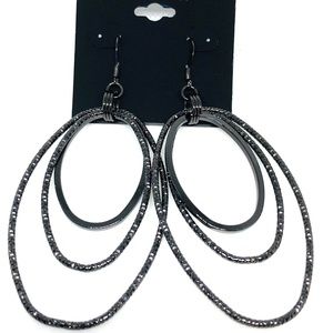 GUESS MULTI LAYER HOOPS SHINY BLACK EARRINGS